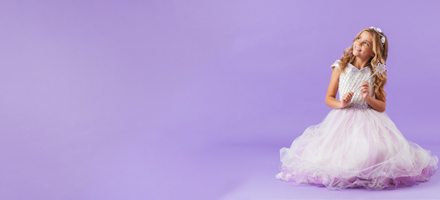 EGY LÁNYNAK - LÁNY