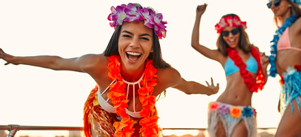 NYAKLÁNCOK, FÜZÉREK