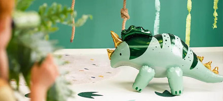 ÁLLÓ LÉGGÖMBÖK A PADLÓN