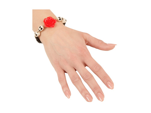 Karkötő vörös rózsákkal és fehér koponyákkal