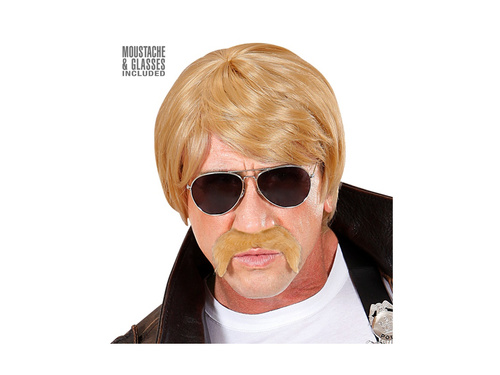 Szőke parókás ügynök bajusszal és napszemüveggel