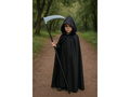 Fekete kapucnis köpeny