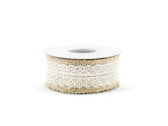 Jutaszalag fehér csipkével, 40 mm / 5 m, 1 db.