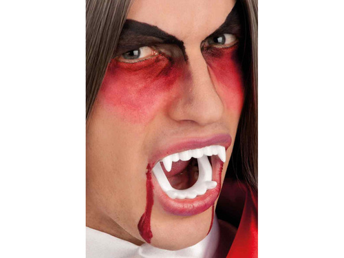 A vámpír állkapcsa vérrel