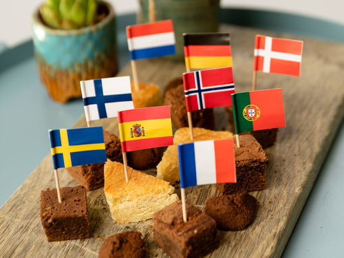 Fogpiszkáló nemzeti zászlókkal - 50 db.