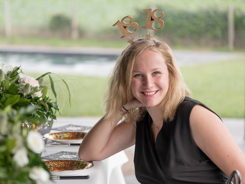 Tizennyolc aranyból készült szalag - 1 db.