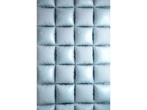 Fólia léggömbök négyzetek világoskék - 35 x 35 cm - 4 db.