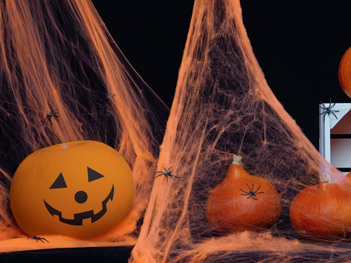 Narancssárga pókháló pókokkal Halloweenre - 60 g - 1 op.