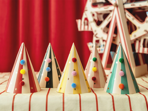 Papír sapkák pom-pomokkal - 6 db.