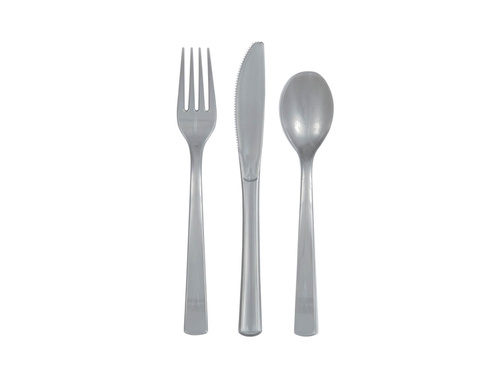 Ezüst műanyag evőeszközök - 18 darab.