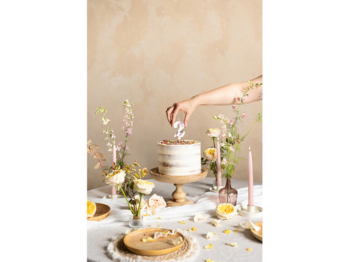 Kettes számú gyertya virágszirmokkal - 2 - 1 db.