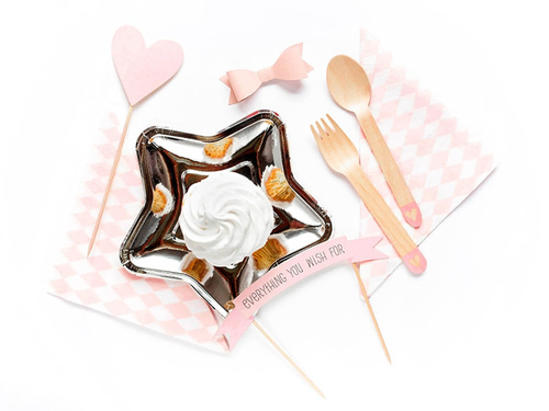 Fából készült evőeszközkészlet Szívek pirosas rózsaszínből - 18 db.