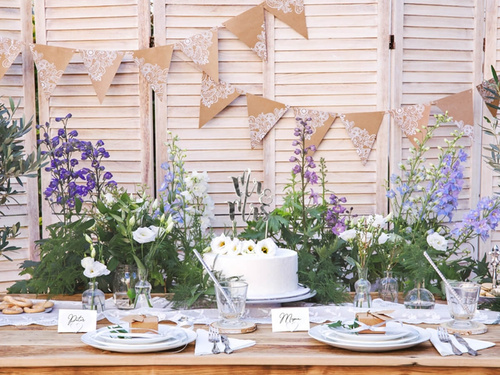 Barna zászlós banner fehér nyomtatással - 210 cm - 1 db.