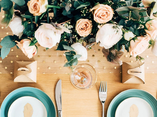 Fehér organza arany pöttyökkel - 36 cm x 9 m.