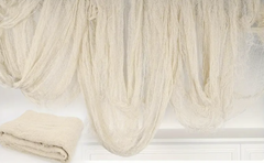 Halloween krémszínű háló - 76 x 300 cm - 1 db.