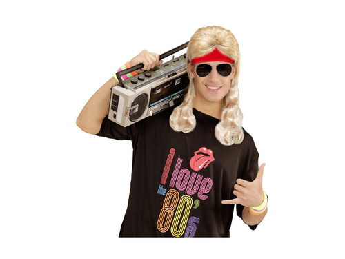 Piros sport zenekar szőke göndör hajjal