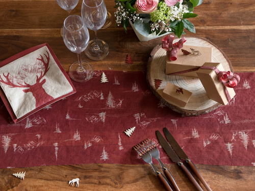 Asztali futó dekoráció Az erdő királya - 26 cm x 3 m - 1 db.