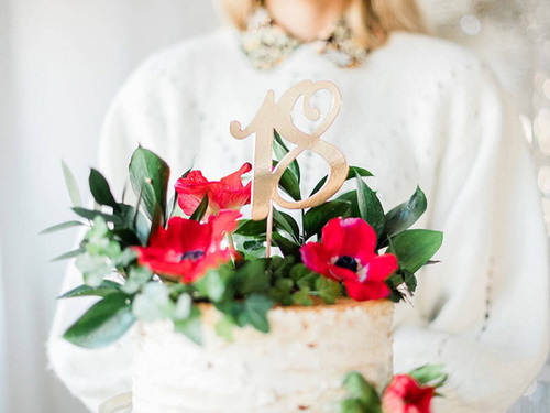 Tizennyolcadik születésnapi tortadísz arany - 20,5 cm - 1 db.