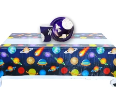 Kozmosz terítő + poharak + papírtányérok készlet - 25 db.