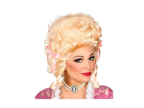 Egy gyarmati nő szőke parókája