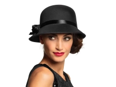 Fekete kalap rózsával - 1 db.