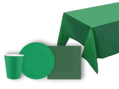 Asztalterítő szett + poharak + szalvéták + papírtányérok zöld - 45 db.