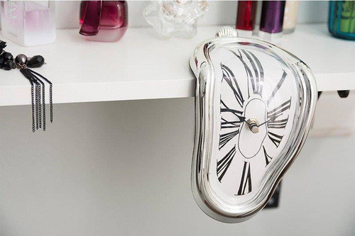 Salvador Dalí szivárgó órája