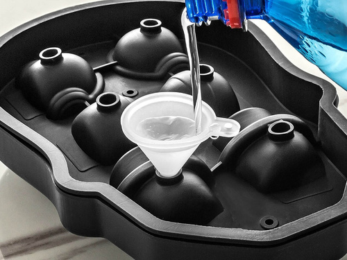 Jég- és csokoládéforma tölcsérrel - Czacha