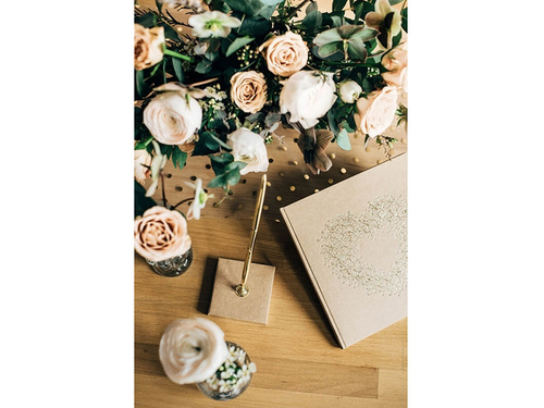 Esküvői vendégkönyv barna színben, arany mintával - 22 oldalas