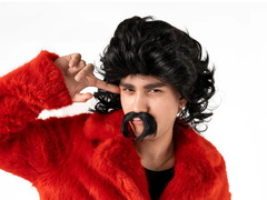 Fekete paróka bajusszal - 1 db.