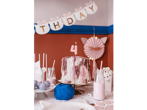 Négyes számú világos rózsaszín gyertya - 4 - 1 db.