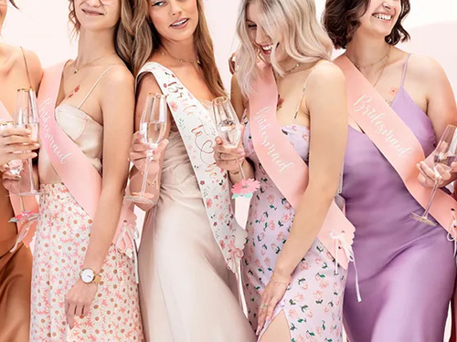 Menyasszonyi és koszorúslányszíjak - 6 db.