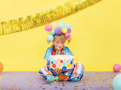 Pikk gyertyák - színes Boldog születésnapot felirat