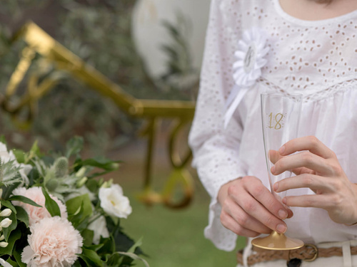Pezsgőspoharak a tizennyolcadik születésnapi partira - 140 ml - 6 db.