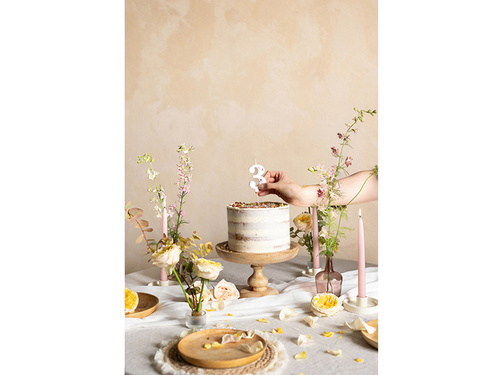 Hármas számú gyertya virágszirmokkal - 3 - 1 db.