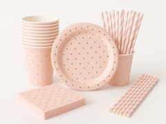 Élénk rózsaszín pöttyös születésnapi szett