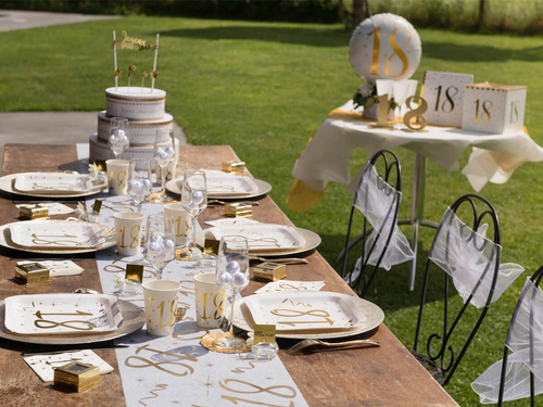 Nyomtatott asztali futó dekoráció 18. születésnapra - 30 cm x 5 m - 1 db.